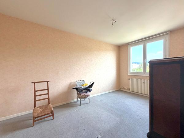 Appartement T2 de 54 m²  Dernier étage  Lumineux  Parking privé