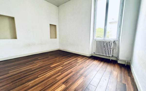 Maison à vendre    5 pièces •  Langon