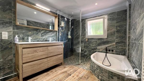 Maison à vendre 4 pièces 175 m² Saint-Privat-des-Vieux