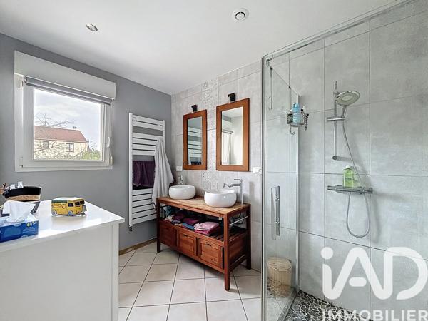 Maison à vendre 5 pièces 112 m² Sainte-Marie-aux-Chênes