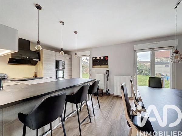 Maison à vendre 5 pièces 112 m² Sainte-Marie-aux-Chênes