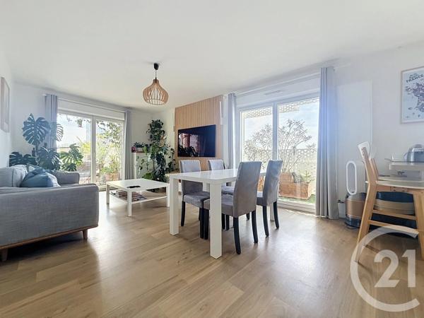 Appartement F4 à vendre  4 pièces - 81,09 m 2   NANTERRE  - 92