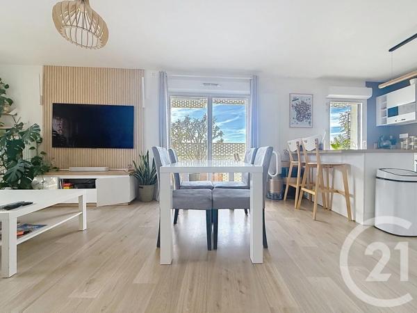 Appartement F4 à vendre  4 pièces - 81,09 m 2   NANTERRE  - 92