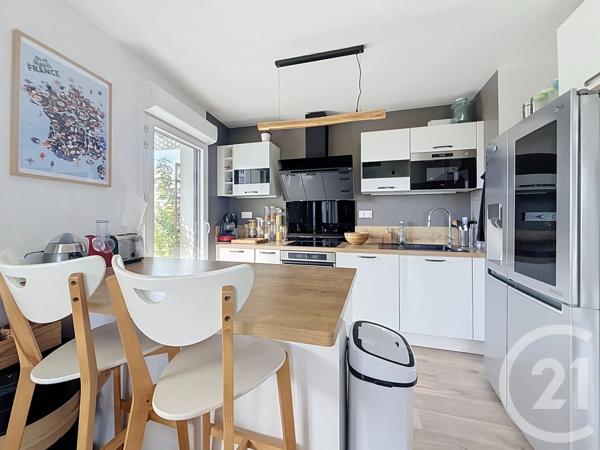 Appartement F4 à vendre  4 pièces - 81,09 m 2   NANTERRE  - 92