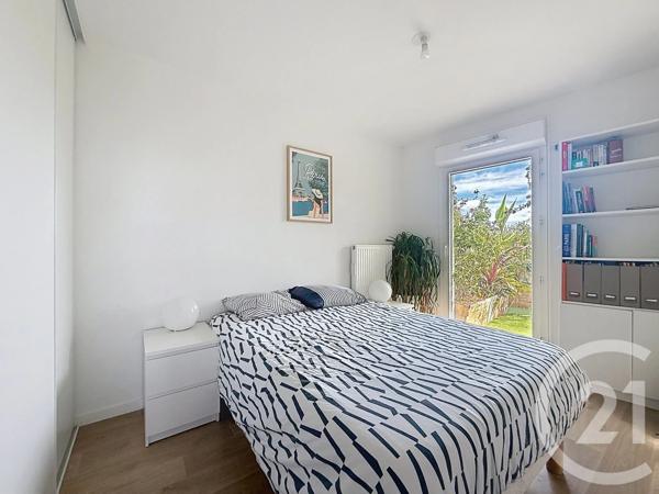 Appartement F4 à vendre  4 pièces - 81,09 m 2   NANTERRE  - 92