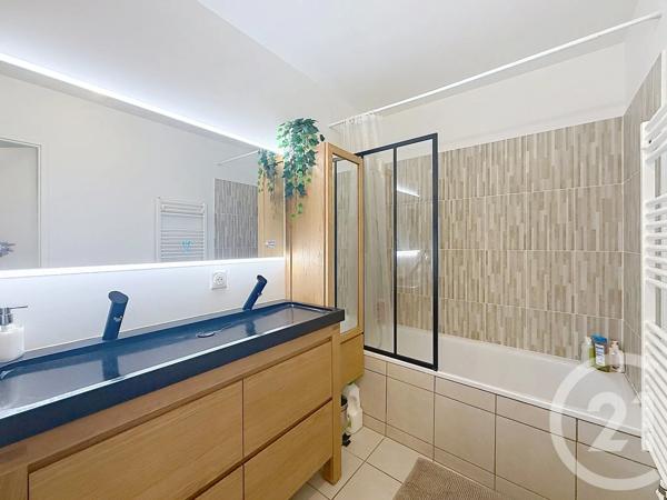 Appartement F4 à vendre  4 pièces - 81,09 m 2   NANTERRE  - 92