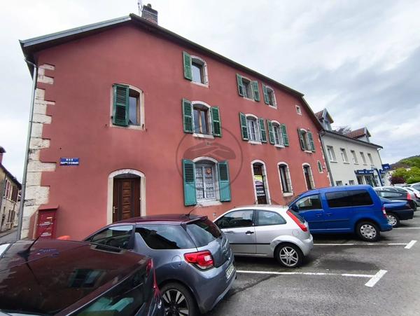 Vente                                                      Maison
                        
                     12 pièces                      215 m2                     à Baume-les-Dames