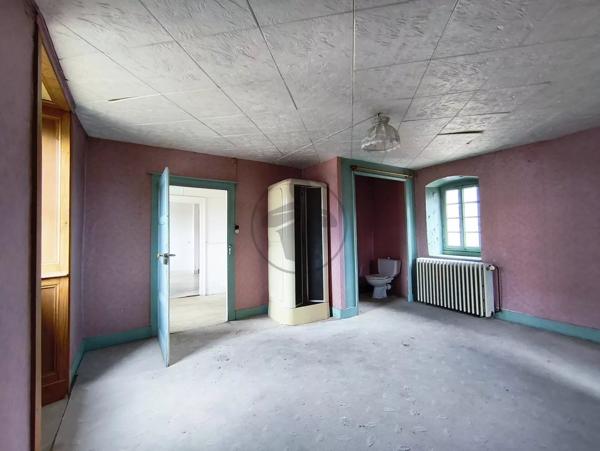 Vente                                                      Maison
                        
                     12 pièces                      215 m2                     à Baume-les-Dames