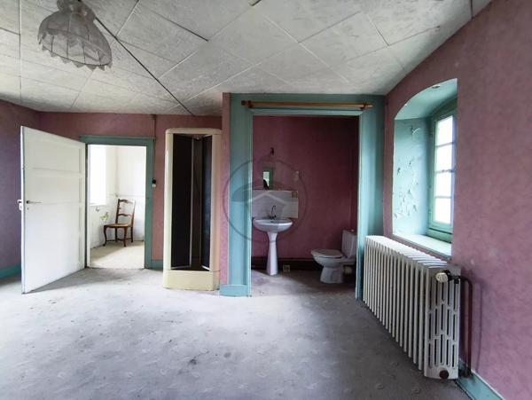 Vente                                                      Maison
                        
                     12 pièces                      215 m2                     à Baume-les-Dames