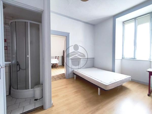 Vente                                                      Maison
                        
                     12 pièces                      215 m2                     à Baume-les-Dames