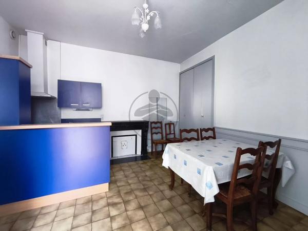 Vente                                                      Maison
                        
                     12 pièces                      215 m2                     à Baume-les-Dames