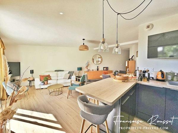 BIEN RARE : T2 avec Terrasse et vue Panoramique sur les Collines de Nîmes