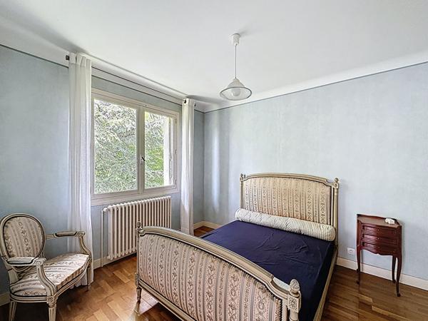 A vendre Maison 7 pièces avec garage terrain arboré et vue dégagée