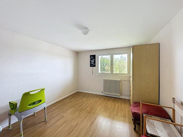 A vendre Maison 7 pièces avec garage terrain arboré et vue dégagée