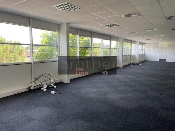 Bureau de 2878 m² à louer à Bordeaux Ouest-Merignac