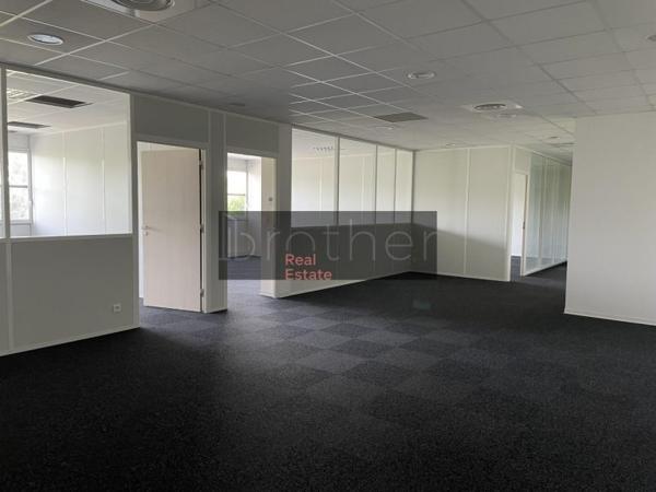 Bureau de 2878 m² à louer à Bordeaux Ouest-Merignac