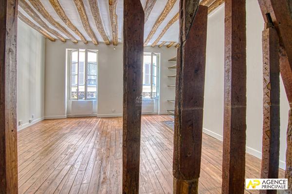 Versailles Saint-Louis Appartement 2 pièces 45 m² Carrez situé au 1er étage 320 000 € **  - Référence  28316