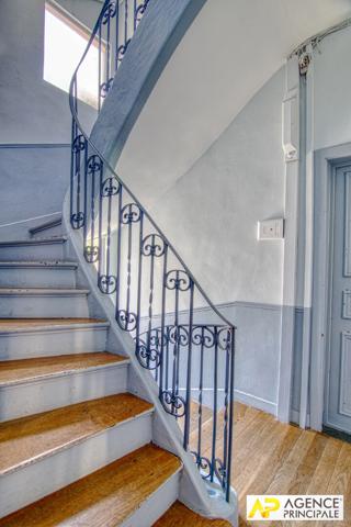 Versailles Saint-Louis Appartement 2 pièces 45 m² Carrez situé au 1er étage 320 000 € **  - Référence  28316