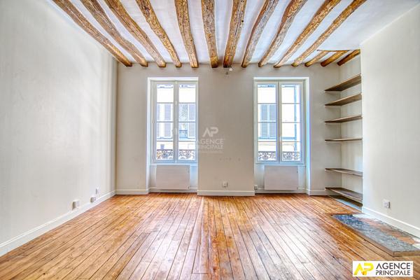 Versailles Saint-Louis Appartement 2 pièces 45 m² Carrez situé au 1er étage 320 000 € **  - Référence  28316