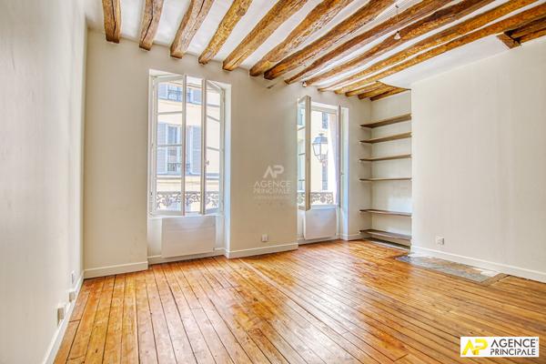 Versailles Saint-Louis Appartement 2 pièces 45 m² Carrez situé au 1er étage 320 000 € **  - Référence  28316