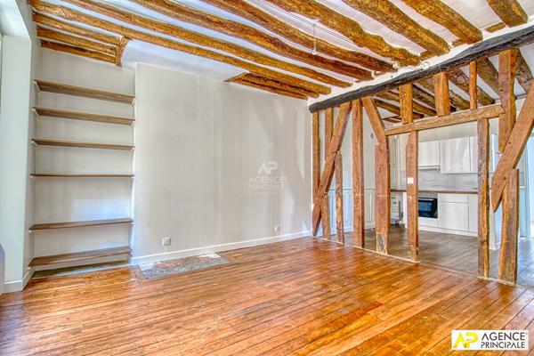 Versailles Saint-Louis Appartement 2 pièces 45 m² Carrez situé au 1er étage 320 000 € **  - Référence  28316