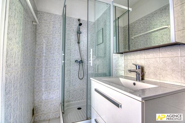 Versailles Saint-Louis Appartement 2 pièces 45 m² Carrez situé au 1er étage 320 000 € **  - Référence  28316