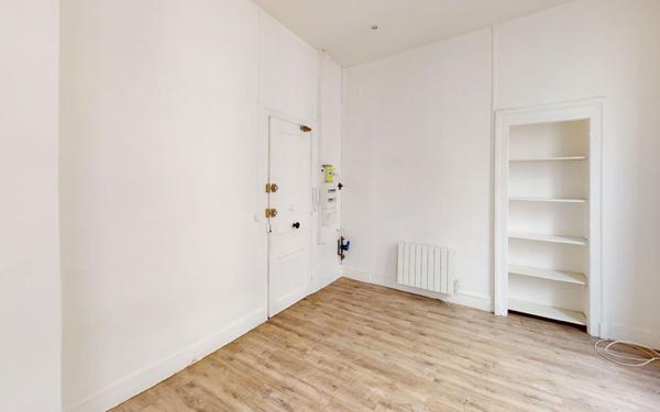 Appartement à louer    1 pièce •  Saint-Étienne
