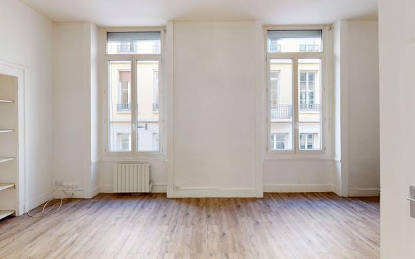 Appartement à louer    1 pièce •  Saint-Étienne