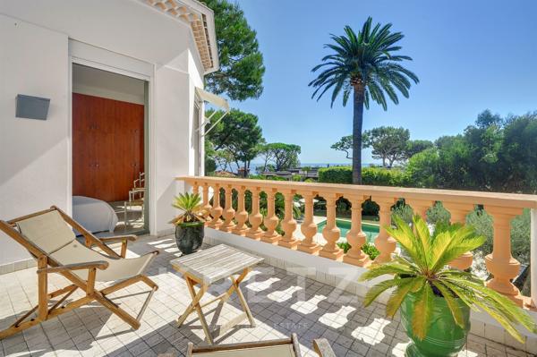 CAP D'ANTIBES - Propriété Familiale à pied des plages