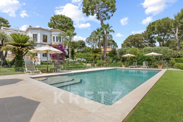 CAP D'ANTIBES - Propriété Familiale à pied des plages