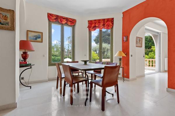 CAP D'ANTIBES - Propriété Familiale à pied des plages