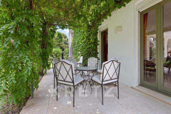 CAP D'ANTIBES - Propriété Familiale à pied des plages