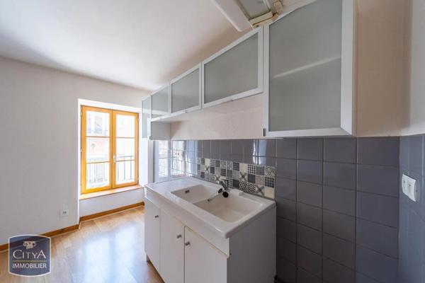 Appartement à louer 3 pièces 69.77m²