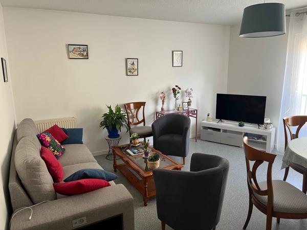 Appartement
                                                                                                                                                                                                                                                                                                                        3 pièce(s)                                                                                                                                                                                                          2 chambre(s)                                                                                                                                                                                                          64  m²