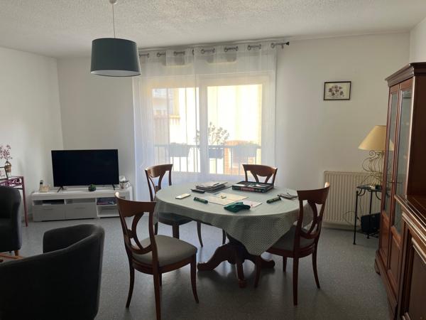 Appartement
                                                                                                                                                                                                                                                                                                                        3 pièce(s)                                                                                                                                                                                                          2 chambre(s)                                                                                                                                                                                                          64  m²