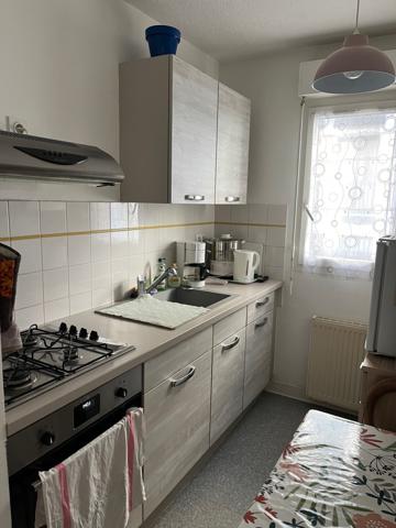 Appartement
                                                                                                                                                                                                                                                                                                                        3 pièce(s)                                                                                                                                                                                                          2 chambre(s)                                                                                                                                                                                                          64  m²