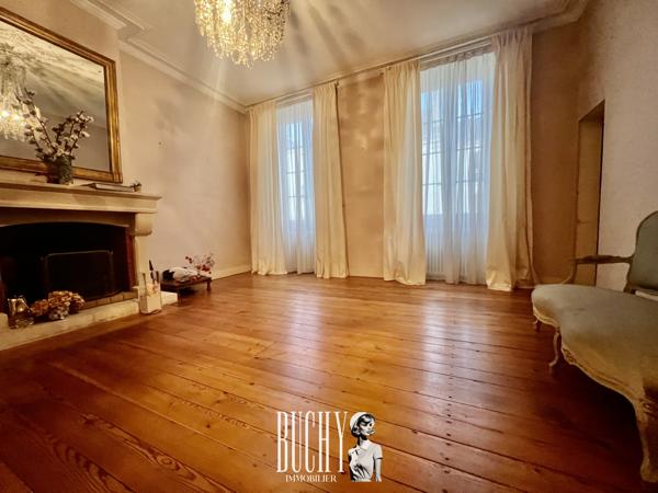 Maison 12 pièce(s) 6 chambre(s) 326 m²