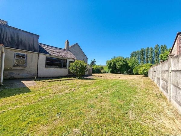 Maison bourgeoise avec dépendances et terrain