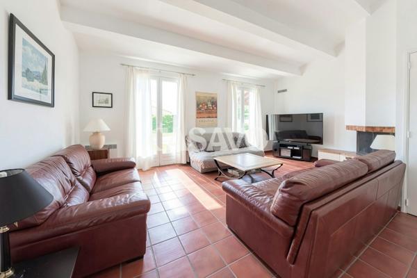 Vente Maison 5 pièces de 115m² - 13540 Aix-en-Provence