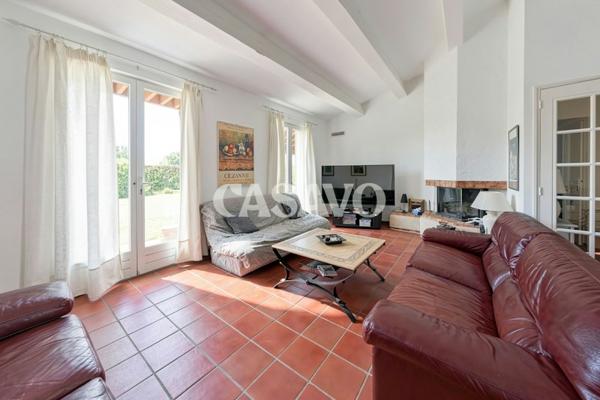 Vente Maison 5 pièces de 115m² - 13540 Aix-en-Provence