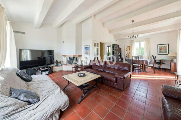 Vente Maison 5 pièces de 115m² - 13540 Aix-en-Provence