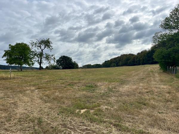 Terrain constructible au calme avec vue dégagée