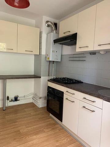 Toulouse Rangueil 31400 à deux pas des Facultés , Agréable T3 de 56.45m² très bien agencé , avec petit balcon, cave et place de parking