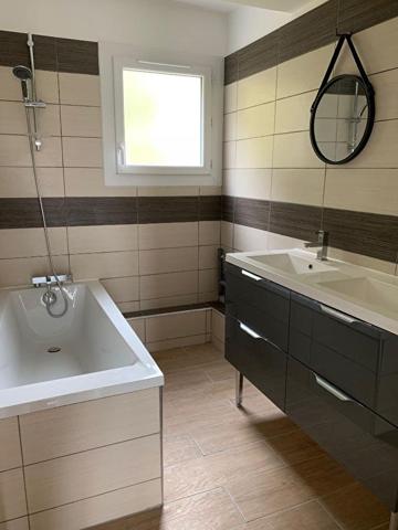 Toulouse Rangueil 31400 à deux pas des Facultés , Agréable T3 de 56.45m² très bien agencé , avec petit balcon, cave et place de parking