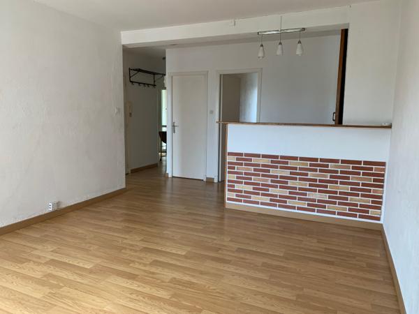 Toulouse Rangueil 31400 à deux pas des Facultés , Agréable T3 de 56.45m² très bien agencé , avec petit balcon, cave et place de parking