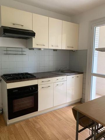 Toulouse Rangueil 31400 à deux pas des Facultés , Agréable T3 de 56.45m² très bien agencé , avec petit balcon, cave et place de parking