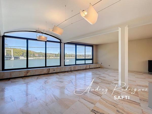 Demeure d’exception au bord du Rhône