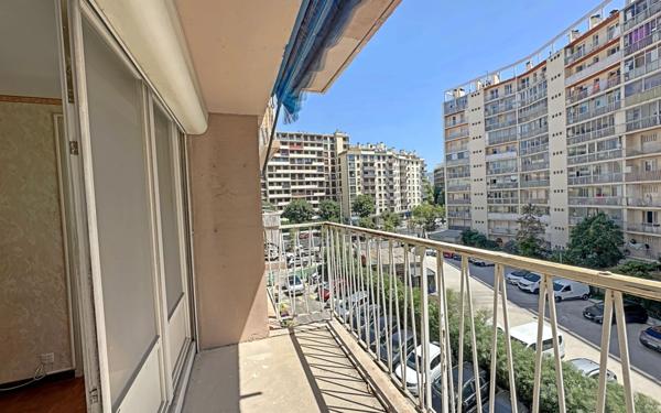Appartement à vendre    3 pièces • 57 m2 Marseille 5
