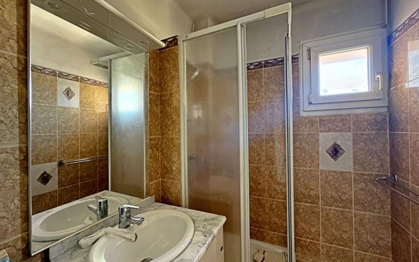 Appartement à vendre    3 pièces • 57 m2 Marseille 5