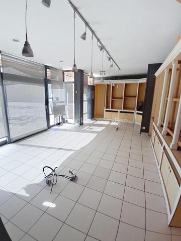 Local commercial de 200 m²